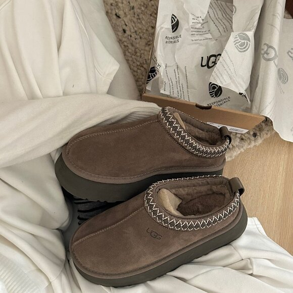 UGG Tazz Platform Shearling Lined Slipper - Picture 8 of 10